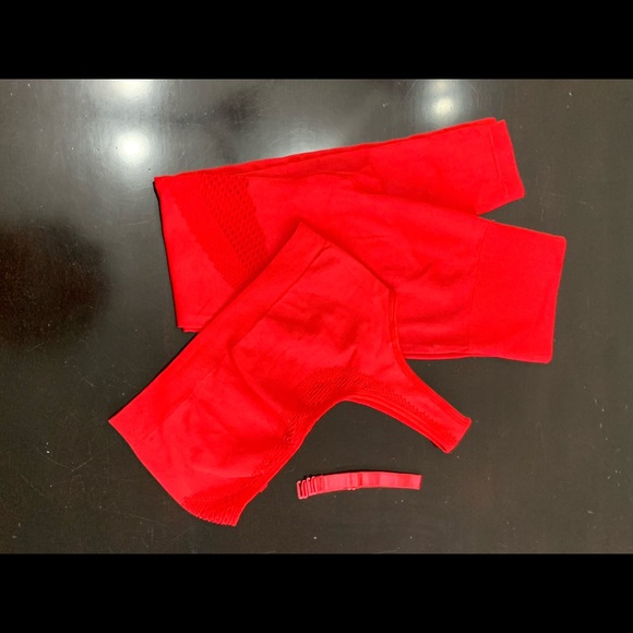 SEAMLESS 2-Piece Set (RED) - Picture 4 of 5